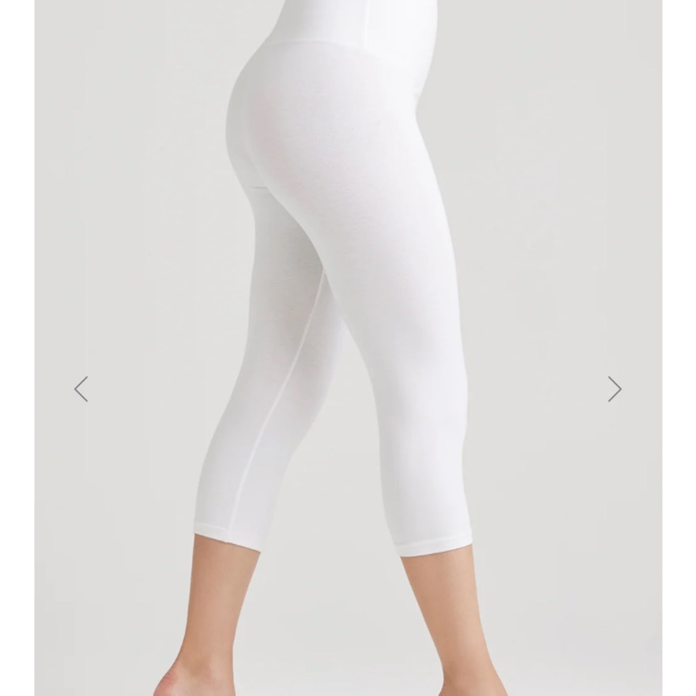 NWT SALE ALO YOGA CONTINUITY CAPRI. NEW IN BAG